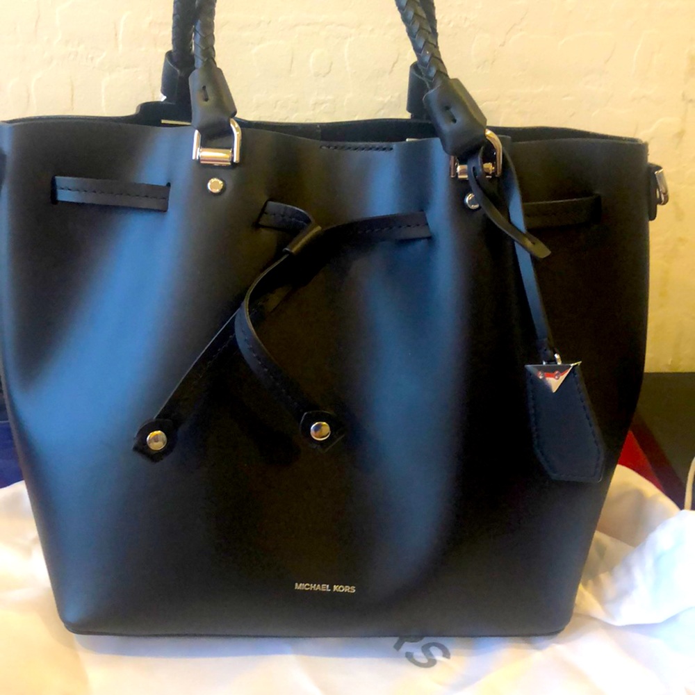 Michael Kors Blakey bucket bag
